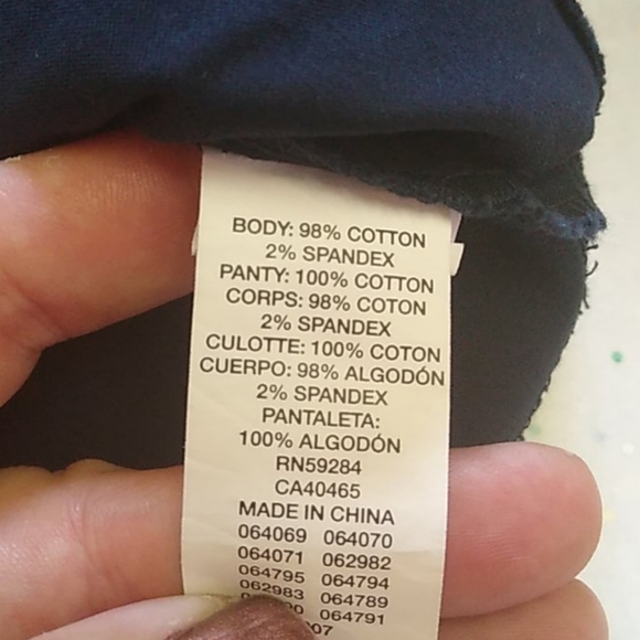 Girls' Children's Place Navy Pleated Skort w/ Brick embroidery, size 5 - Picture 7 of 9